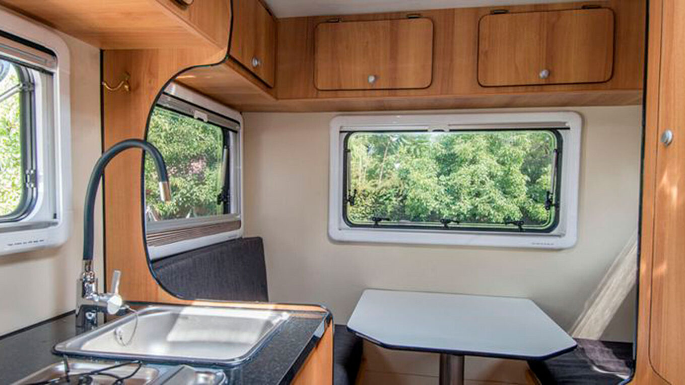 4x4 camper i Chile - den perfekte autocamper til 2 personer. Optimal til eventyr i Torres del Paine og Patagonien eller i Atacama ørkenen.