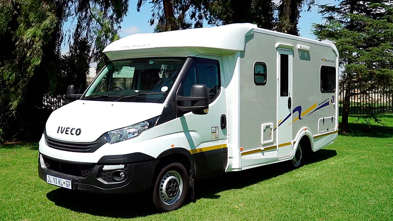 Autocamper i Sydafrika og Namibia. Den bedste autocamper til familier eller par der vil have god plads og alle funktioner med ombord på et roadtrip i det sydlige Afrika.