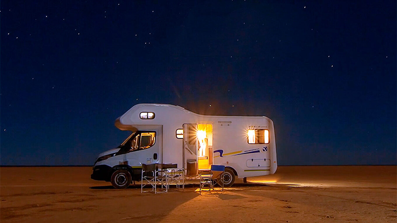 Autocamper i Sydafrika og Namibia. Den bedste autocamper til familier eller par der vil have god plads og alle funktioner med ombord på et roadtrip i det sydlige Afrika.