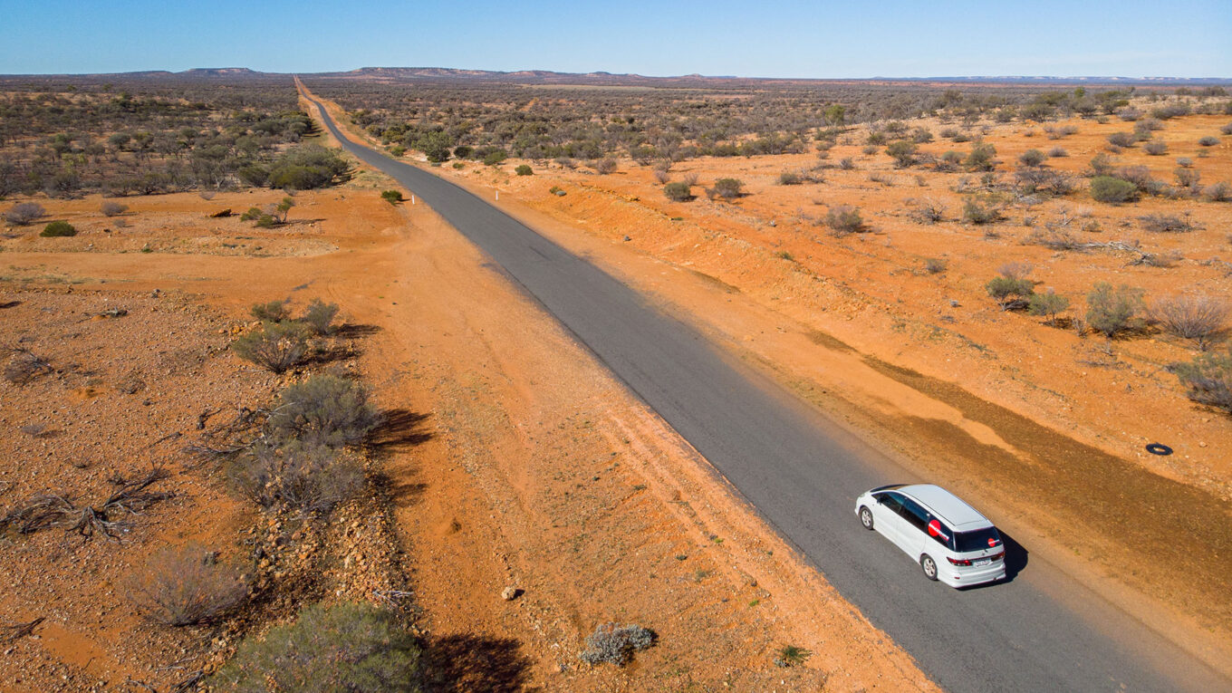 Campingbil i Australien og New Zealand uden toilet og bad. Den perfekte autocamper til det unge par eller backpackere der holder af camping, outdoor og natur.