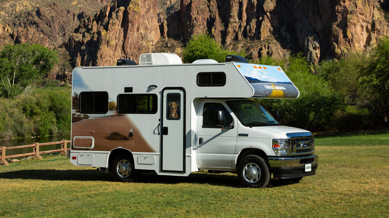 Class C autocamper / motorhome / RV i USA og Canada. Det Den klassiske autocampere til par og familier der vil udforske USA og Canadas utrolige natur og højdepunkter. Klassisk roadtrip i autocamper.