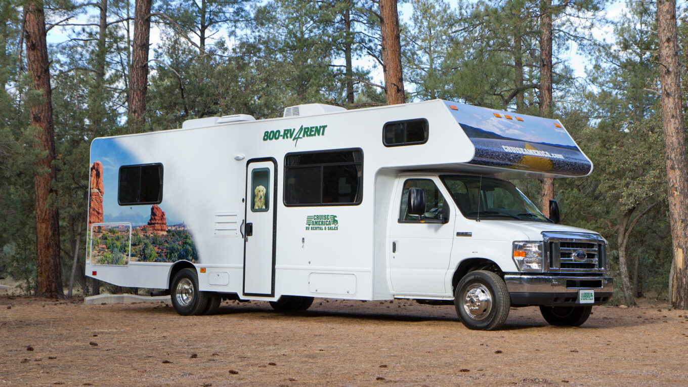 Class C autocamper / motorhome / RV i USA og Canada. Det Den klassiske autocampere til par og familier der vil udforske USA og Canadas utrolige natur og højdepunkter. Klassisk roadtrip i autocamper.