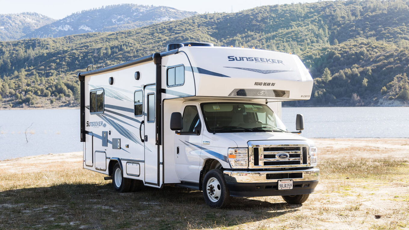 Class C autocamper / motorhome / RV i USA og Canada. Det Den klassiske autocampere til par og familier der vil udforske USA og Canadas utrolige natur og højdepunkter. Klassisk roadtrip i autocamper.