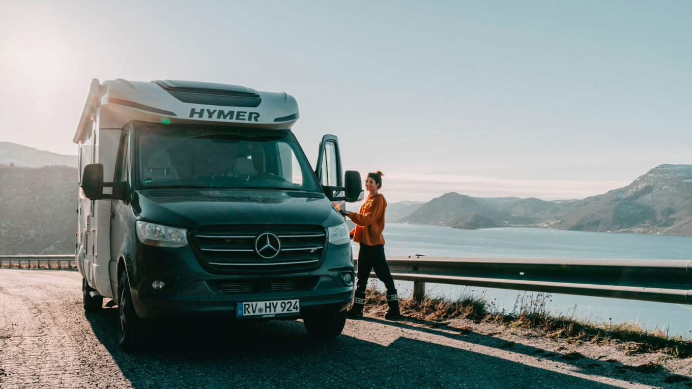 Delintegreret autocamper i Europa, med fornuftig plads til par og familier. Ofte med ekstra opredning eller hæve-sænkeseng over siddegruppen. God til 2-4 personer, afhængig af model.