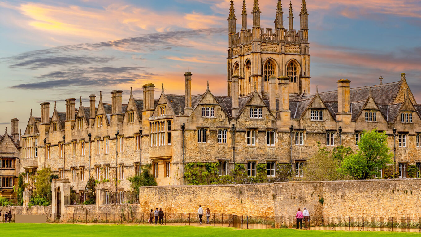 England - lej en autocamper og kør rundt i de hyggelige og smukke landskaber.