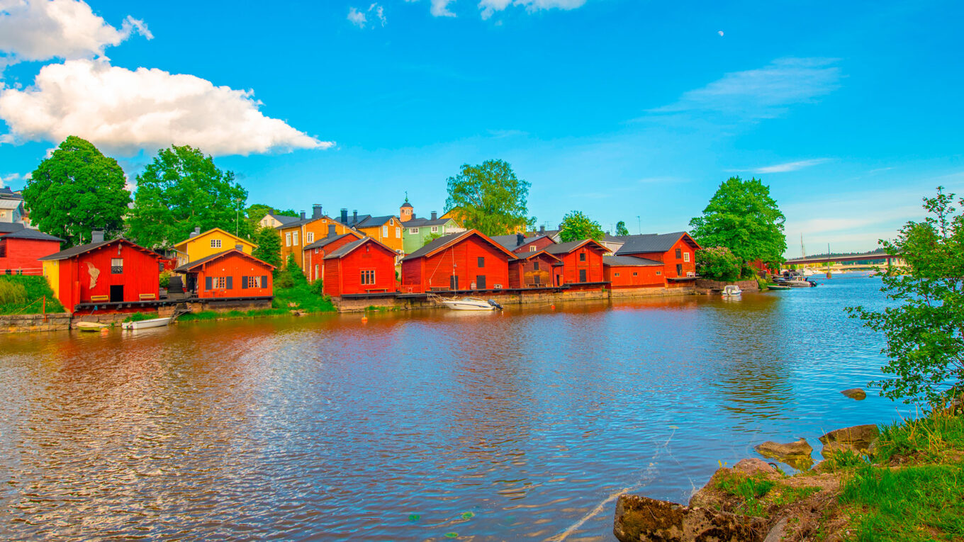 Finland, Poorvoo og de ikoniske farvede huse - lej en autocamper og tag på roadtrip i Norden.