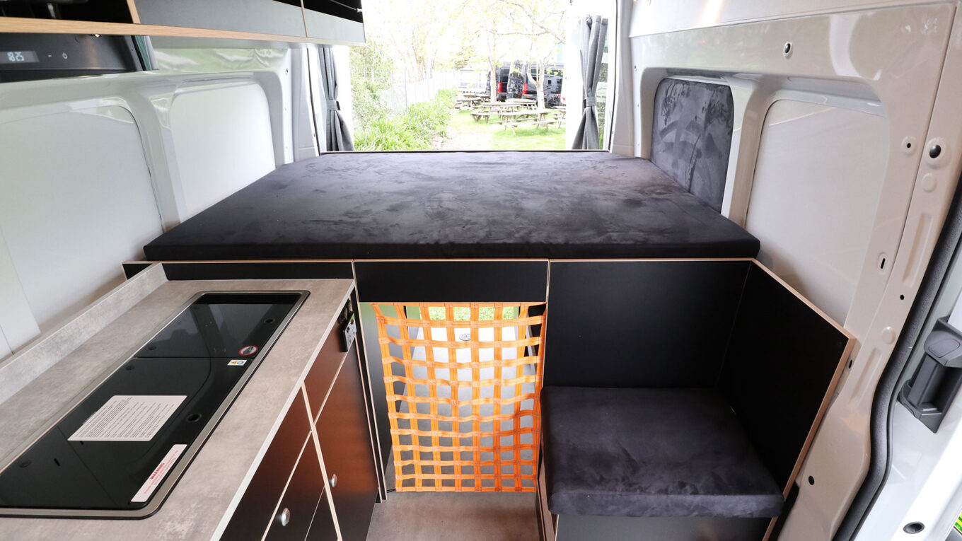 Hitop campervan i Australien og New Zealand uden toilet og bad. Rigtig fin enkel autocamper hvis du holder af udeliv, camping og natur.