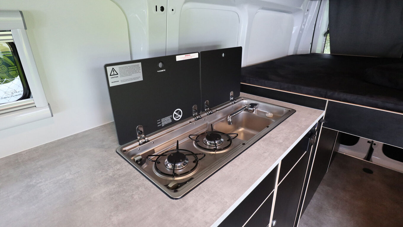 Hitop campervan i Australien og New Zealand uden toilet og bad. Rigtig fin enkel autocamper hvis du holder af udeliv, camping og natur.