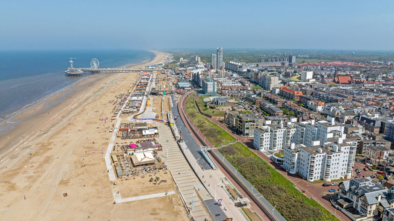 Kystbuen Scheveningen i Holland - lej en autocamper og oplev alle Hollands højdepunkter i en campervan eller autocamper.