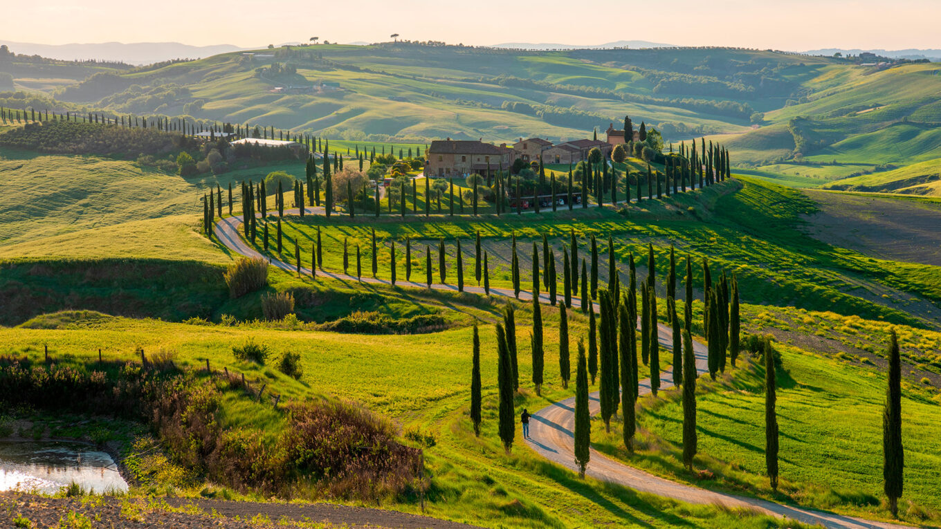 Italien - skabt til autocamperferie med utrolige bjerge, smukke kyster, charmerende byer og det indbydende køkken. Tag på autocamper roadtrip i Italien.