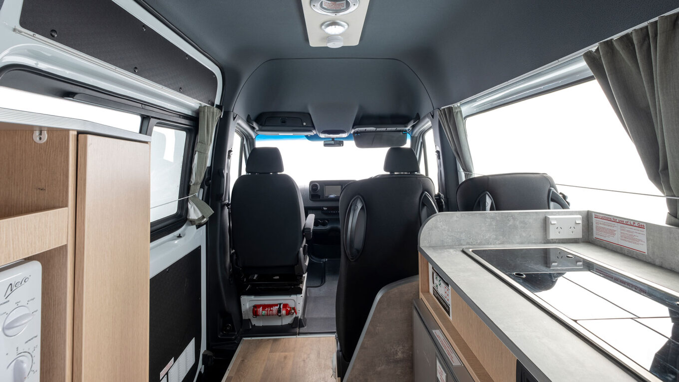 Lille campervan i Australien og New Zealand uden toilet og bad. Simpel autocamper til dig der har fokus på budget og enkelhed.