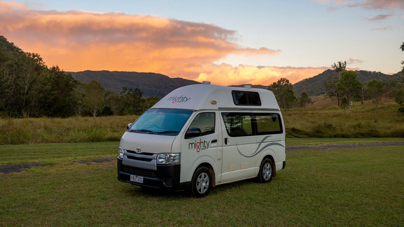 Lille campervan i Australien og New Zealand uden toilet og bad. Simpel autocamper til dig der har fokus på budget og enkelhed.