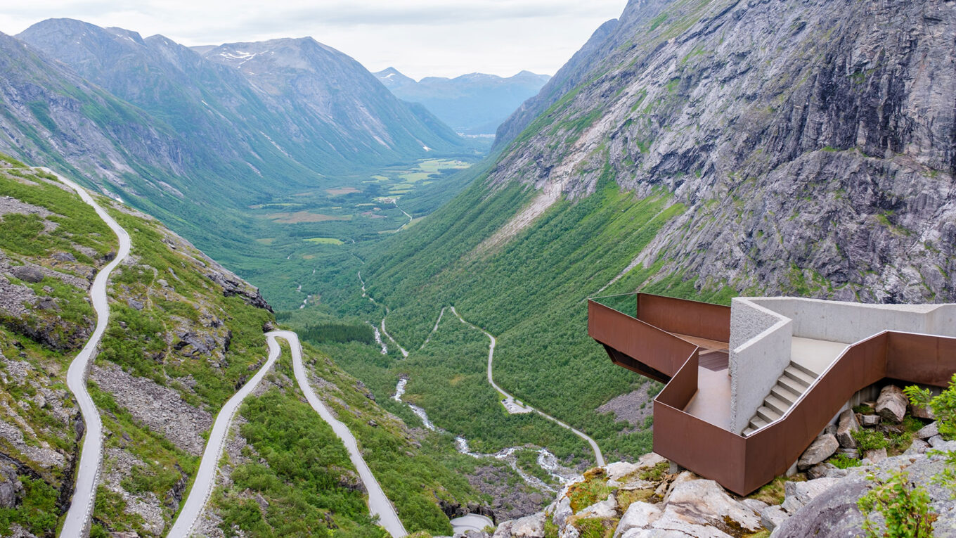 Norge er skabt til ferie i autocamper. Lej en autocamper i Norge og oplev fjord og fjeld fra dit eget hjem på hjul.